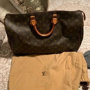 Louis Vuitton Speedy 40